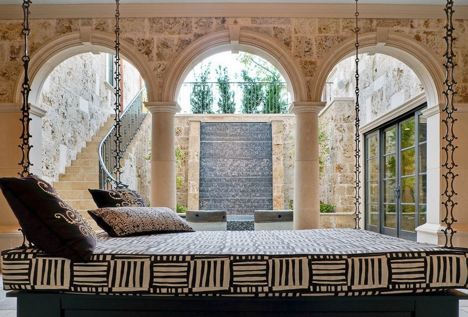Hängendes Bett im orientalischen Stil