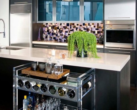 A stylish solution in choosing a bright accent in the kitchen