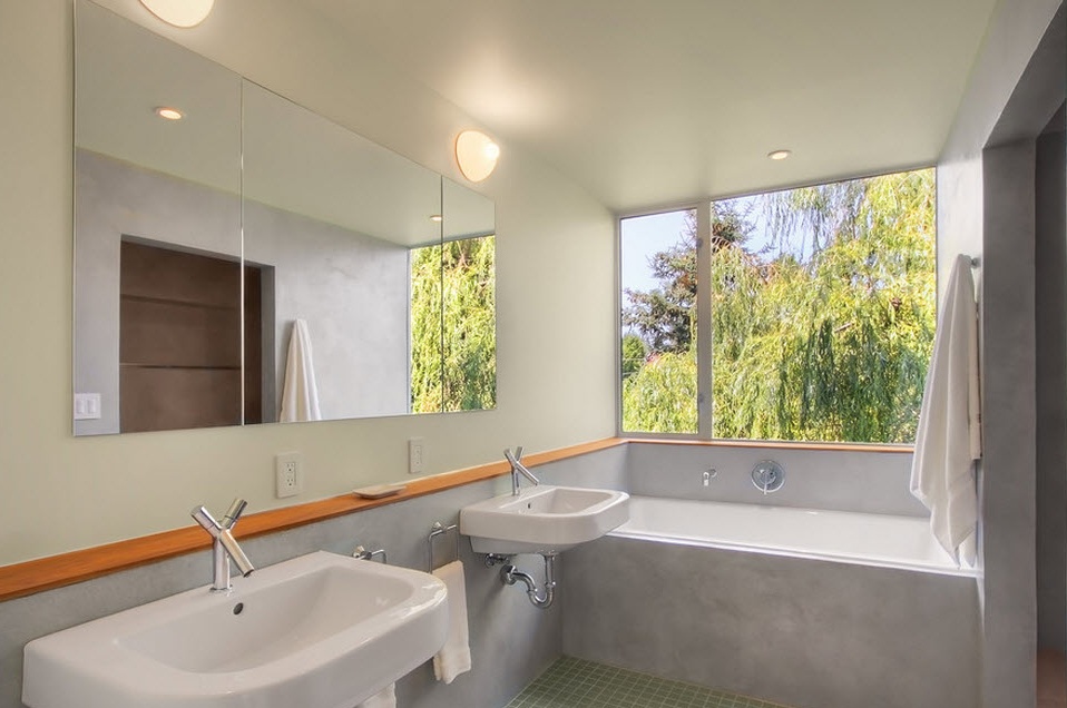 Plancher de salle de bain en mosaïque verte