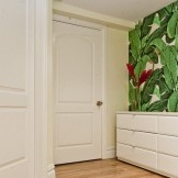 Bright leafy wallpaper pattern