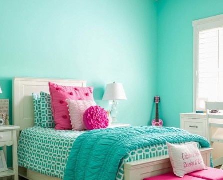Turquoise walls in the nursery