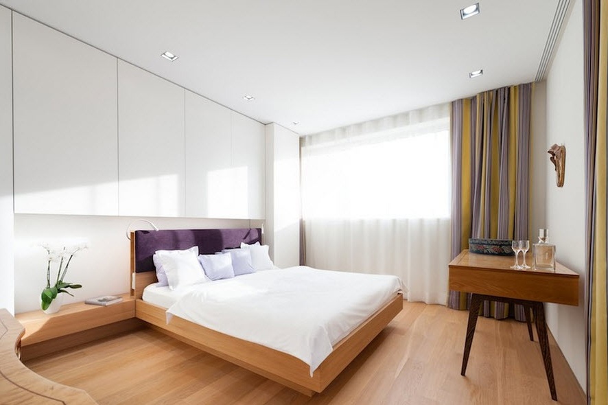 Wood laminate in the bedroom