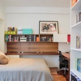 Police za knjige u spavaćoj sobi