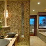 Színes mozaik a fürdőszobában