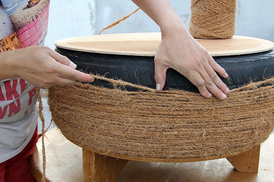The sixth stage of the manufacture of the table