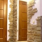 Dekorasjon av døråpninger med stein