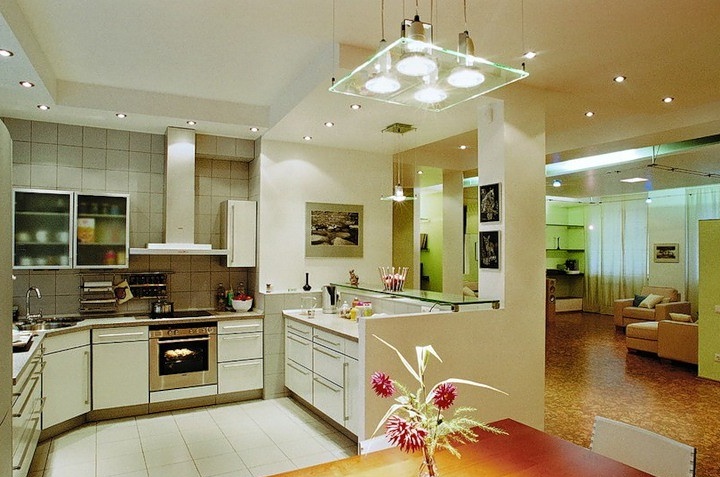 Modernus virtuvės apšvietimas