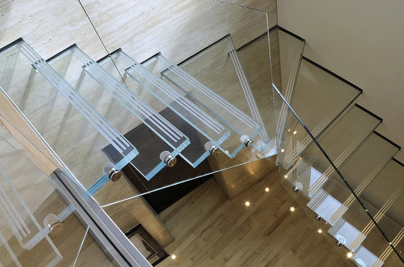 Glass staircase photo in the interior