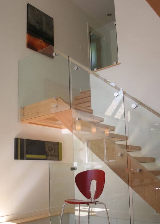 Foto de escaleras de cristal en el interior