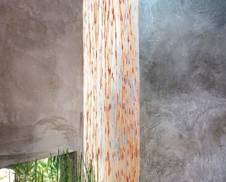 Interiör och design av rum med texturerat gipsfoto