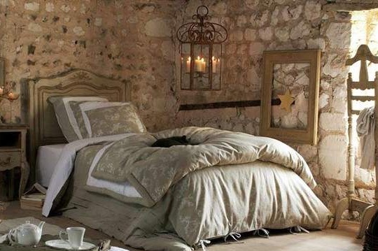 Foto della camera da letto in stile provenzale