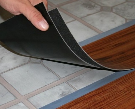 Carrelage à base de vinyle