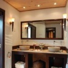 Bungalow stiliaus vonios kambarys