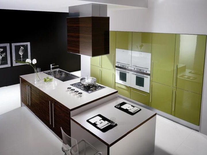 Suunnittele keittiön moderni kuva sisätiloissa