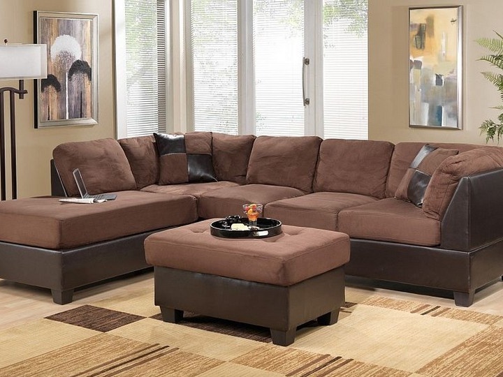 Foto de mobles entapissats a la sala d’estar