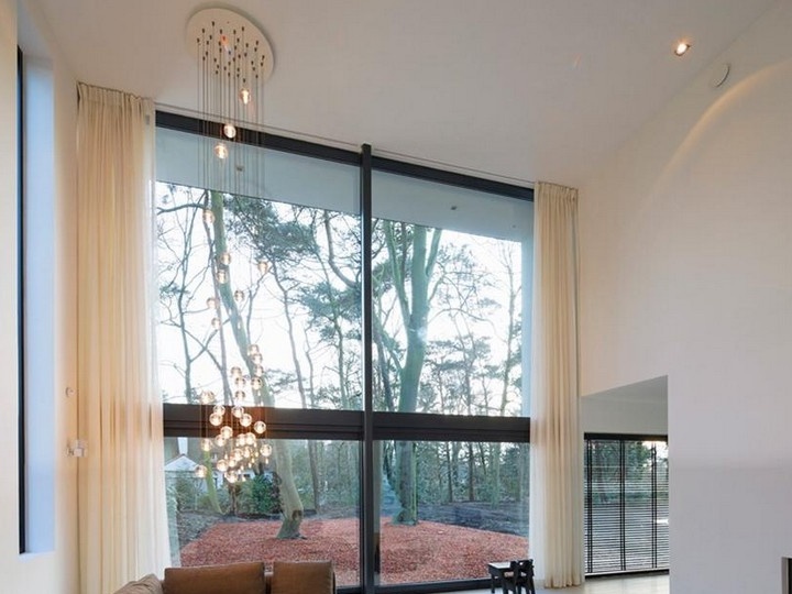 Large windows in the interior of minimalism