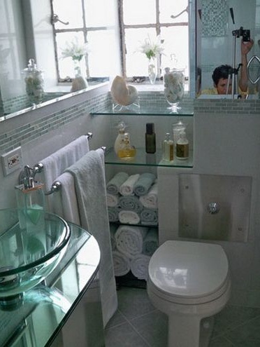 Labai mažas vonios kambario dizainas