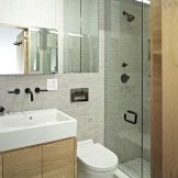 Minimālisma maza vannas istaba