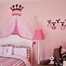 Pink room para sa isang maliit na larawan ng batang babae
