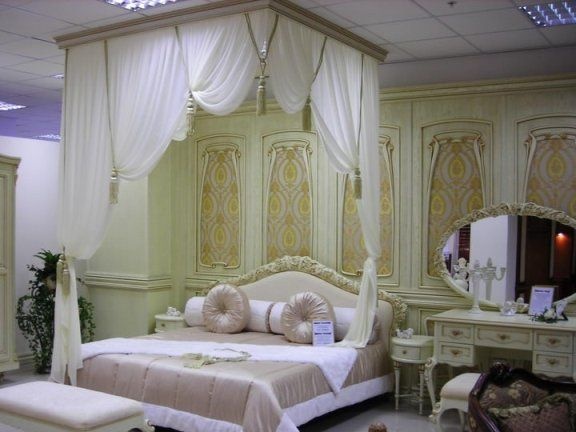 Karališkas miegamojo dekoras