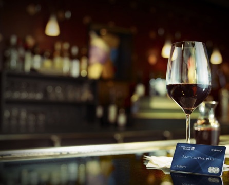 Intérieur de cuisine avec bar de petit déjeuner