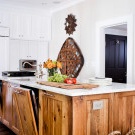 Interior de cocina de madera.