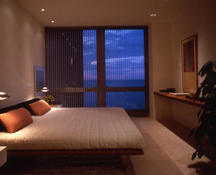 Diseño de dormitorio de estilo minimalista.