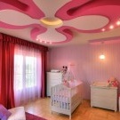 Proiectarea tavanului în camera copiilor