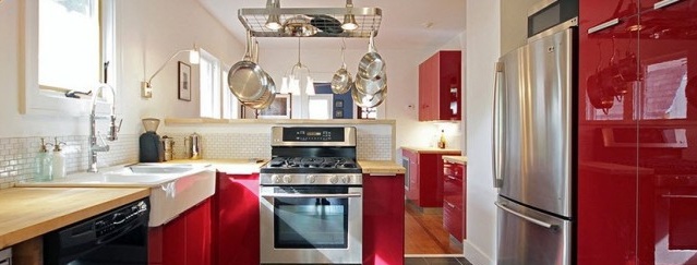 Rød tone i køkkenet: mode eller pretentiøsitet?