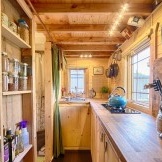 Η ομορφιά του φυσικού ξύλου στο εσωτερικό της κουζίνας