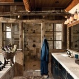 Salle de bain en bois à la campagne