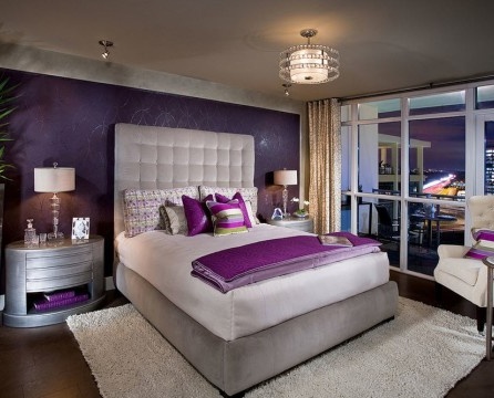 Piękna fioletowa sypialnia