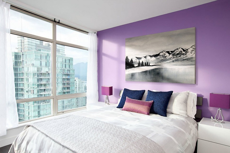 Krásná fialová ložnice