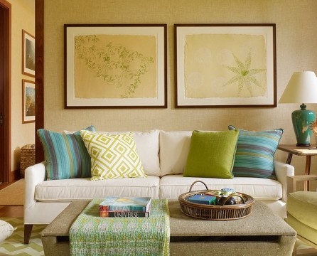 En flott løsning er å fremheve den funksjonelle hvitheten i sofaen