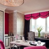 Įspūdingas kontrastingas interjeras rožinės, baltos ir juodos spalvos
