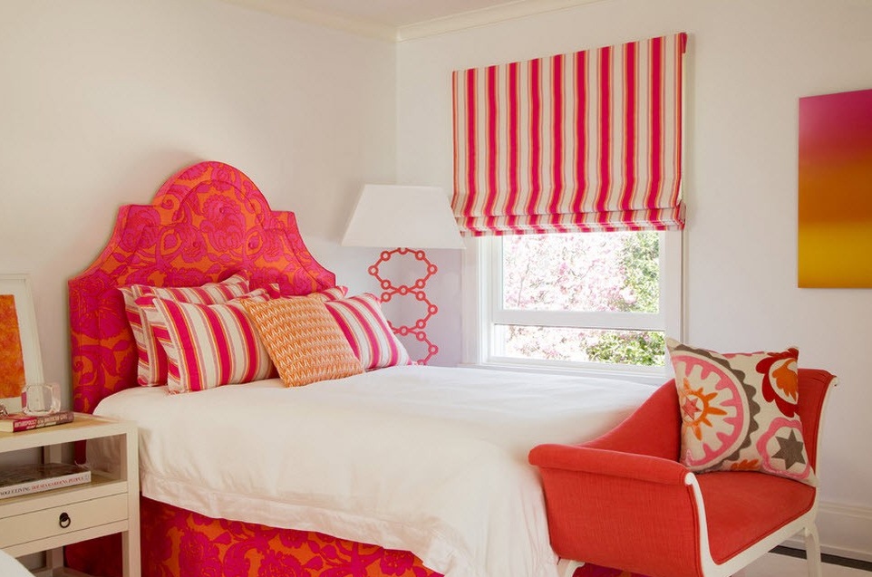 Red pink bedroom