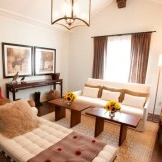 Interiér obývacej izby - spálne je vyrobený v rovnakom štýle