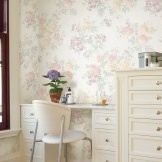 Wallpaper with pink flowers