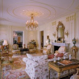 Refined Rococo style in the interior