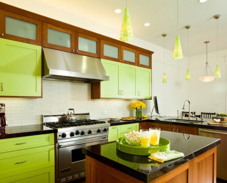 Lys grønt kjøkken