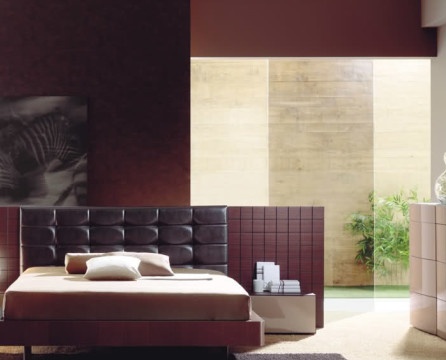 Burgundy color in the interior - the embodiment of maturity and success