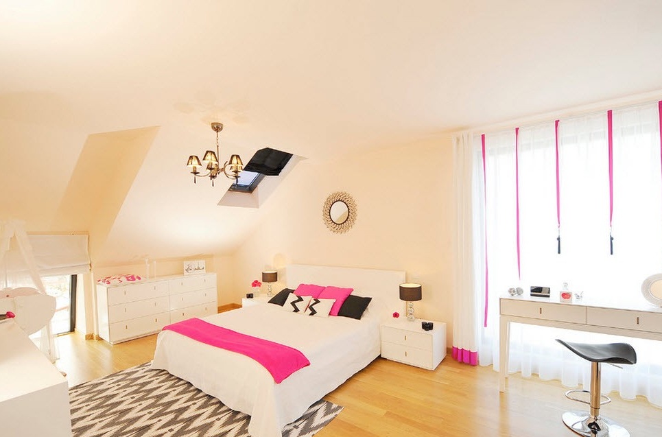 Stijlvolle roze slaapkamer