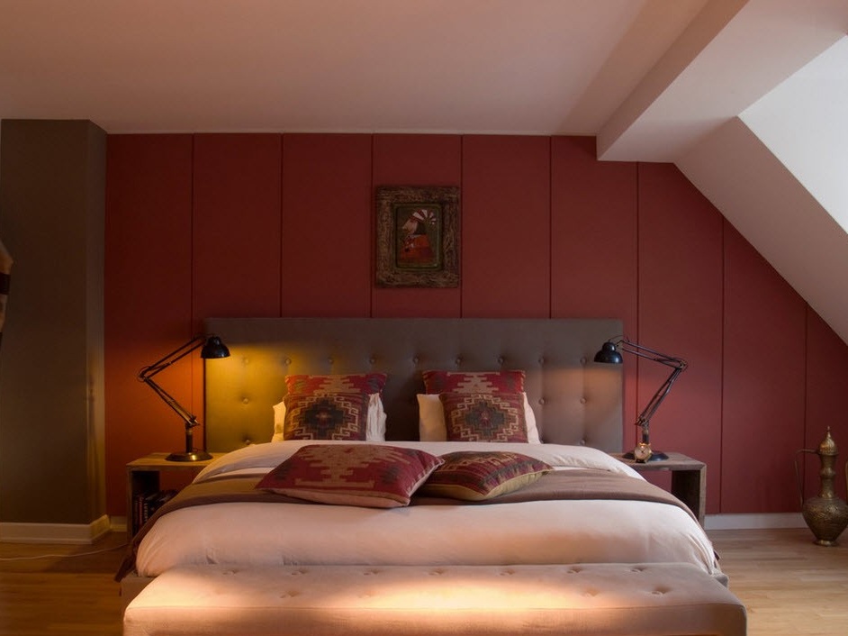 Crvena spavaća soba