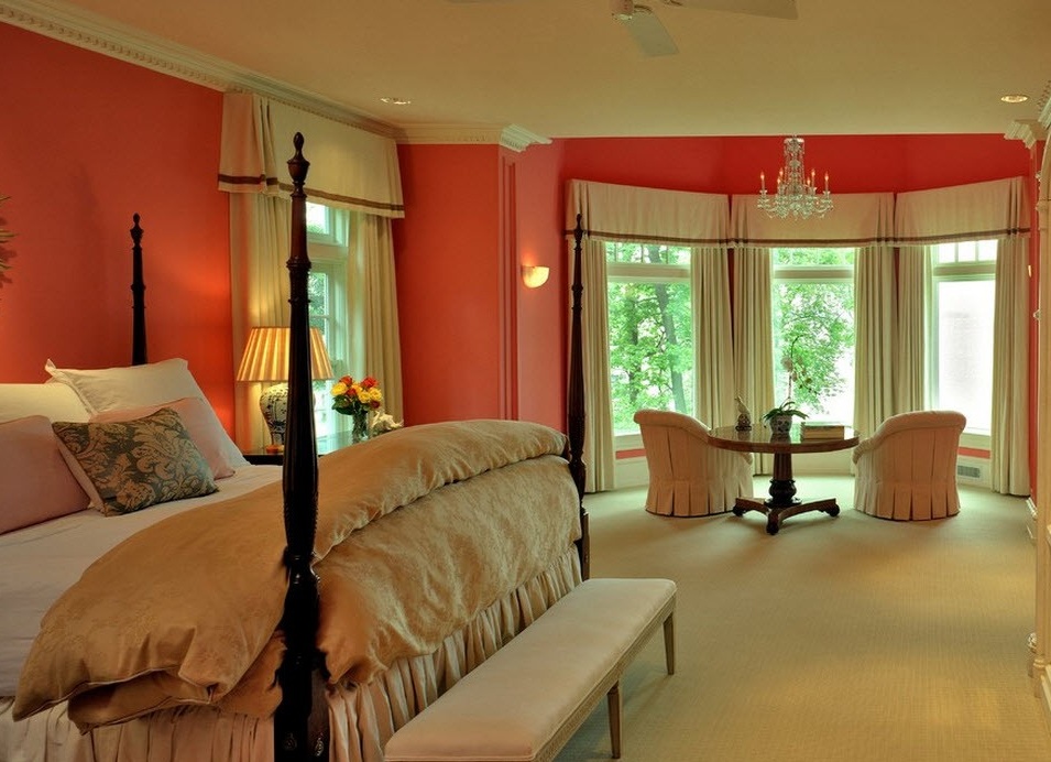 Opzioni di illuminazione nella camera da letto rosa