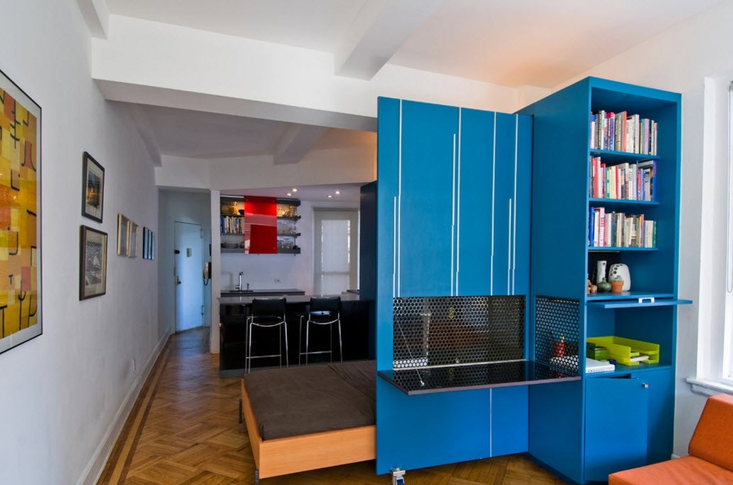 Een uitstekende ontwerpoplossing is het gebruik van opvouwbaar meubilair