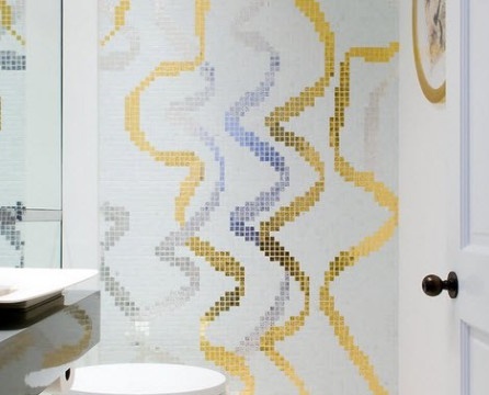 The decoration of the interior is colored vertical patterns of blue and gold
