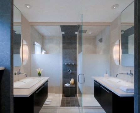Fekete-fehér modern fürdőszoba