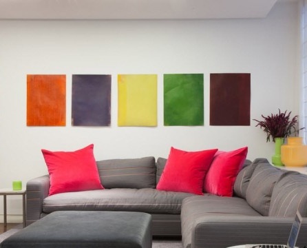 Farebné moduly v obývacej izbe