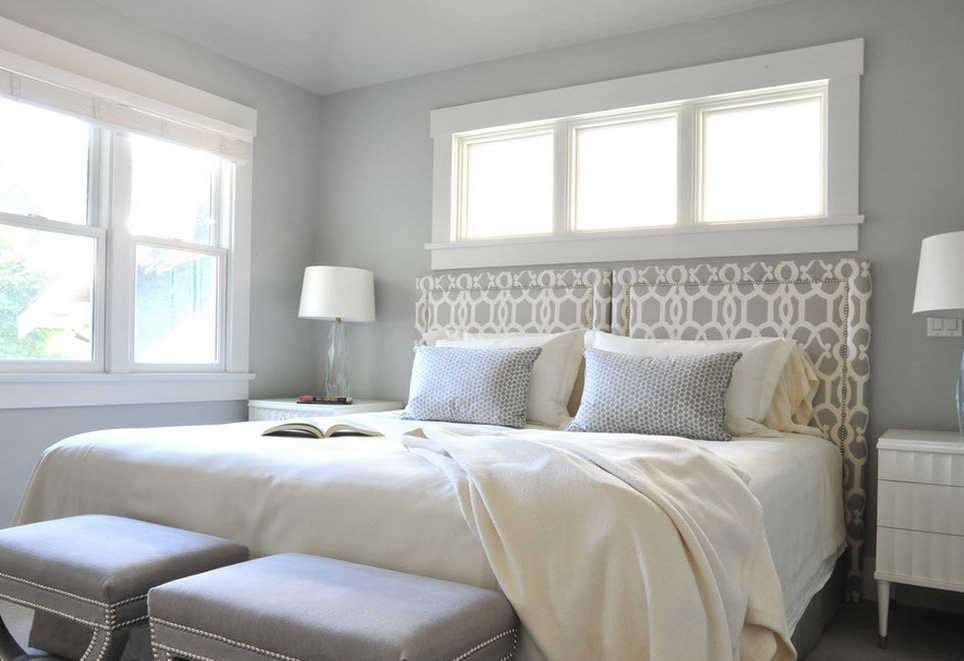 חדר שינה אפור ולבן מפלטת צבעים מתוקה