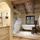 Skaists vannas istabas dizains ar pjedestālu